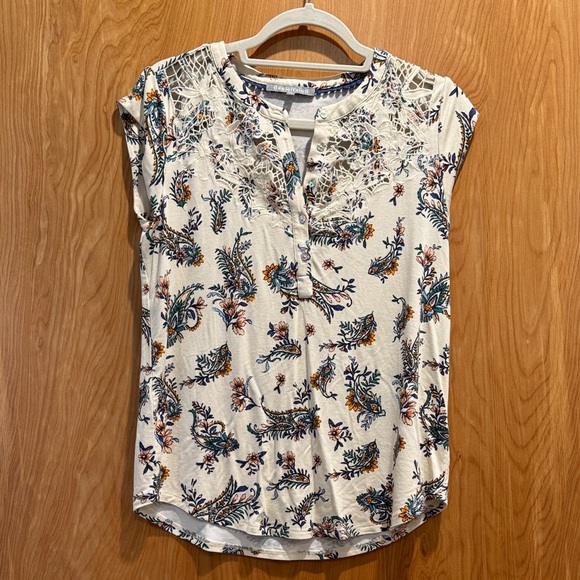 Daniel Rainn Tops - Daniel Rainn Cream Floral Lace Blouse